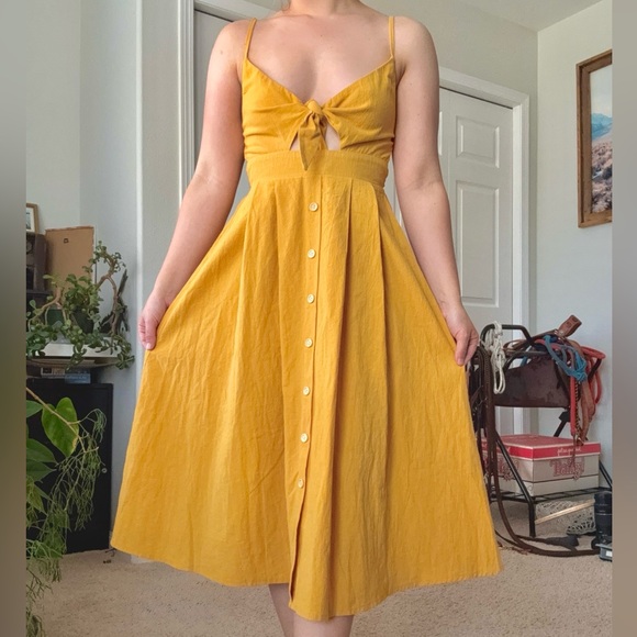 Hello Molly Dresses & Skirts - Hello molly moves‎ and motives midi dress in mustard NWT size XS